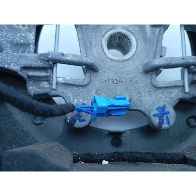 Recambio de volante para peugeot 208 active referencia OEM IAM   