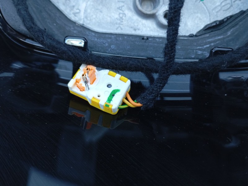 Recambio de volante para citroen c4 iii seduction referencia OEM IAM 98406898ZD  