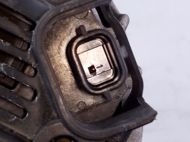 Recambio de alternador para renault megane iii sport tourer dynamique referencia OEM IAM 8200757870 TG12C062 