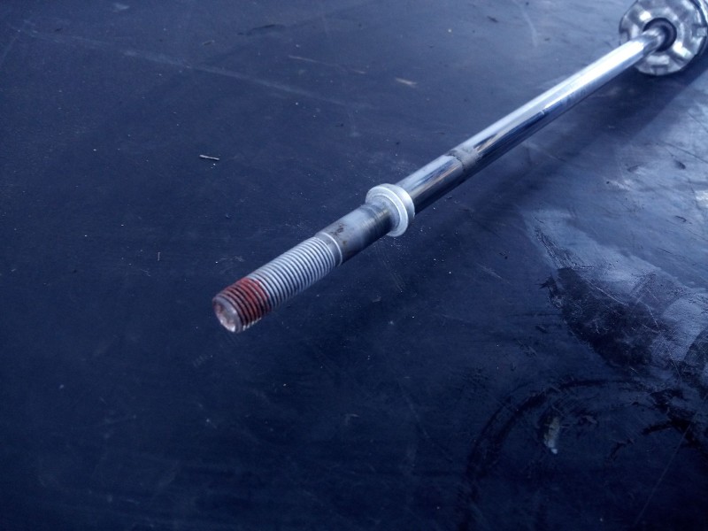 Recambio de amortiguador trasero derecho para toyota auris active referencia OEM IAM 4853002A00 APAKYB8340 P1-B4-8