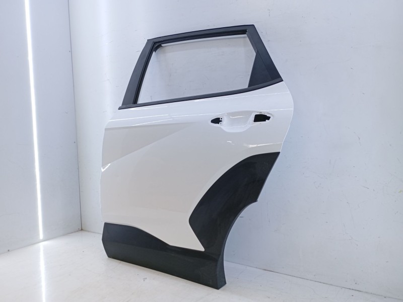 Recambio de puerta trasera izquierda para hyundai kona 2 1.0 tgdi referencia OEM IAM   