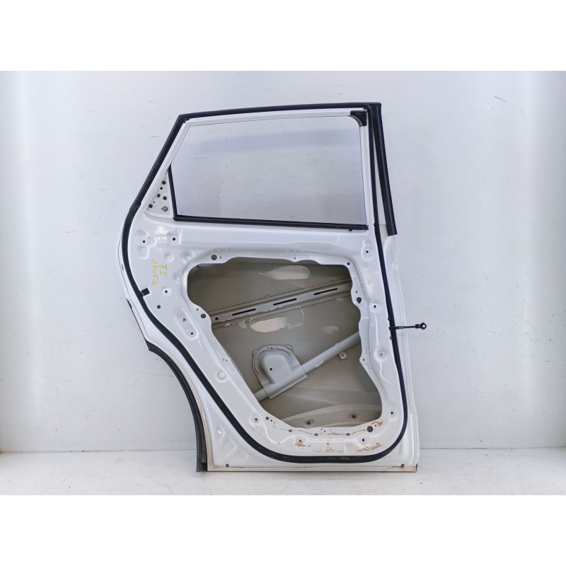 Recambio de puerta trasera izquierda para hyundai kona 2 1.0 tgdi referencia OEM IAM   