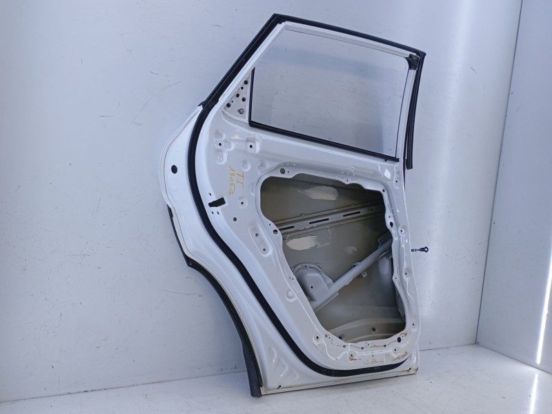 Recambio de puerta trasera izquierda para hyundai kona 2 1.0 tgdi referencia OEM IAM   