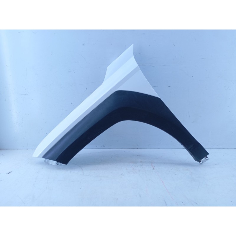 Recambio de aleta delantera izquierda para hyundai kona 2 1.0 tgdi referencia OEM IAM   