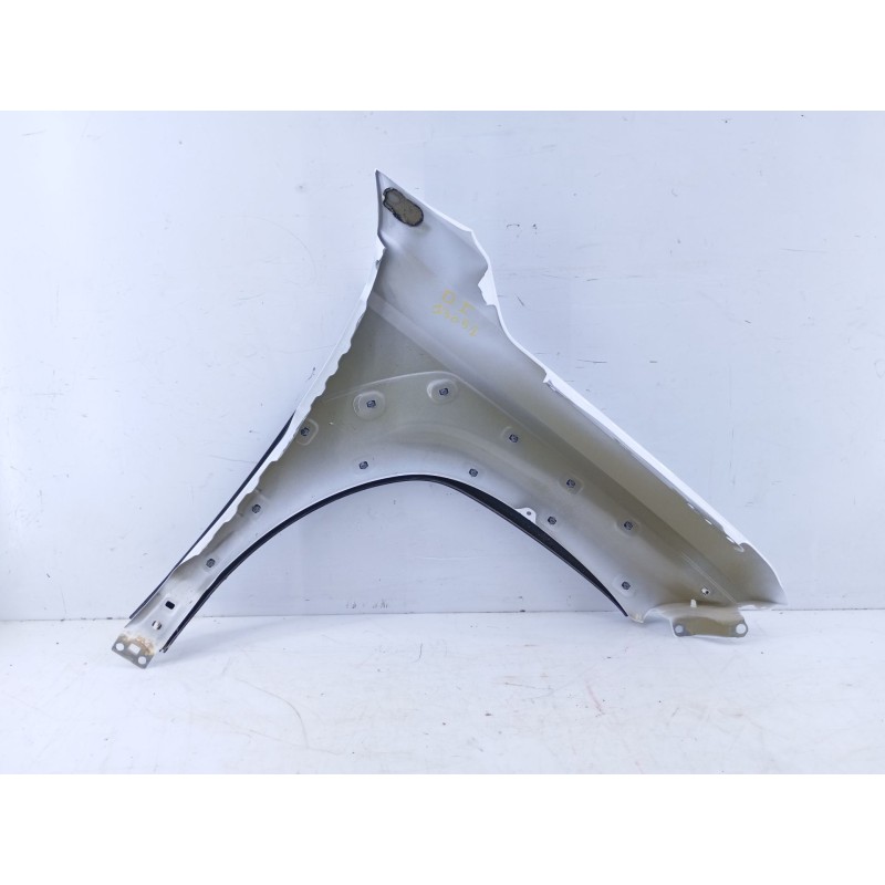 Recambio de aleta delantera izquierda para hyundai kona 2 1.0 tgdi referencia OEM IAM   