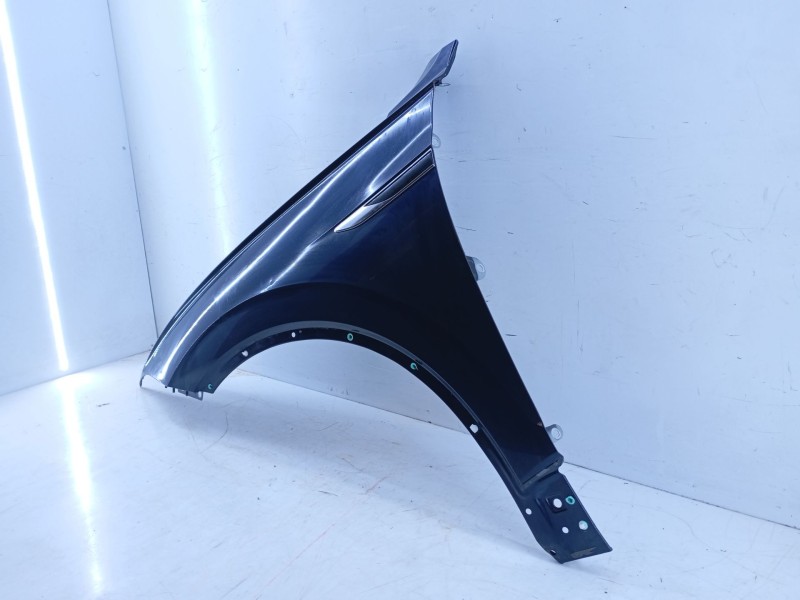 Recambio de aleta delantera izquierda para volkswagen touareg r-line 4 motion referencia OEM IAM   