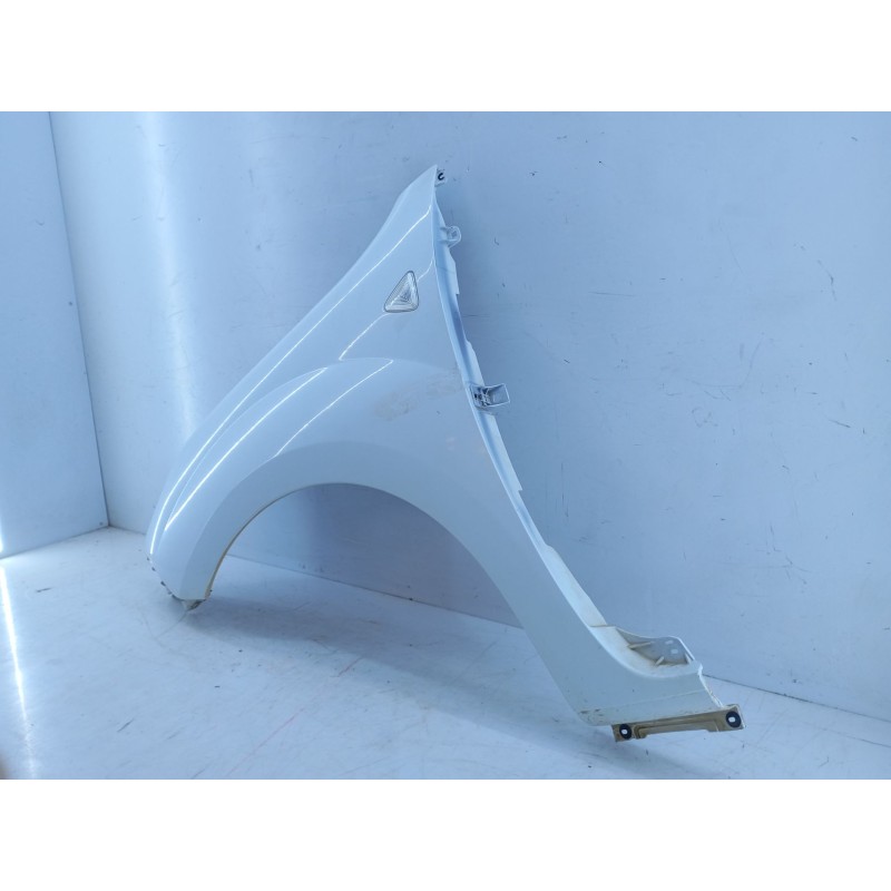 Recambio de aleta delantera izquierda para renault kangoo dynamique acción especial referencia OEM IAM   