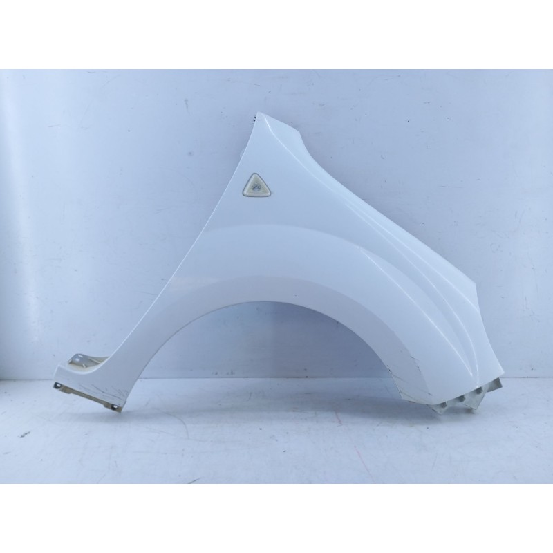Recambio de aleta delantera derecha para renault kangoo dynamique acción especial referencia OEM IAM   