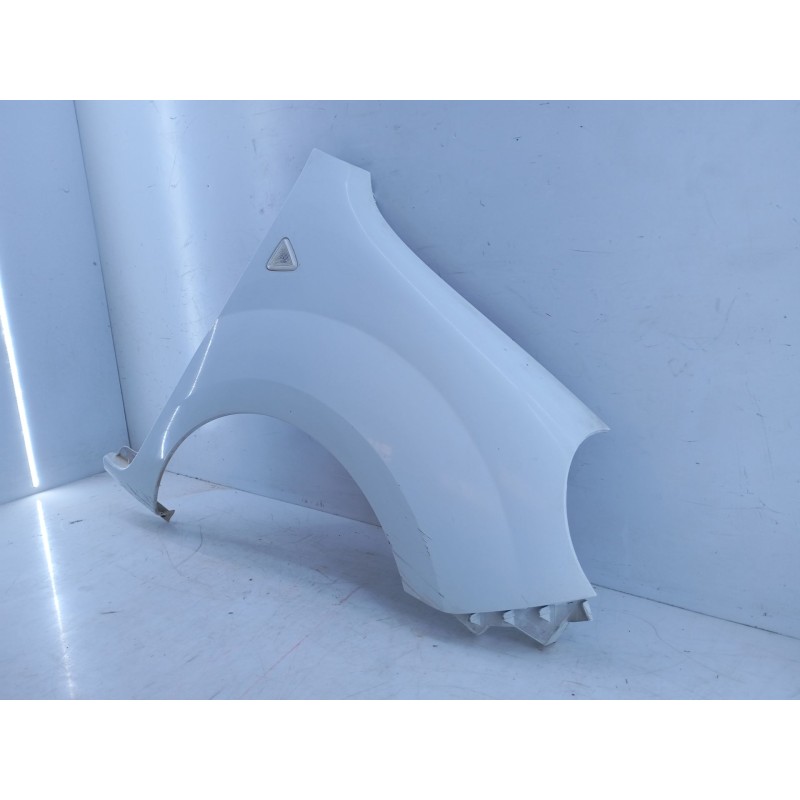 Recambio de aleta delantera derecha para renault kangoo dynamique acción especial referencia OEM IAM   