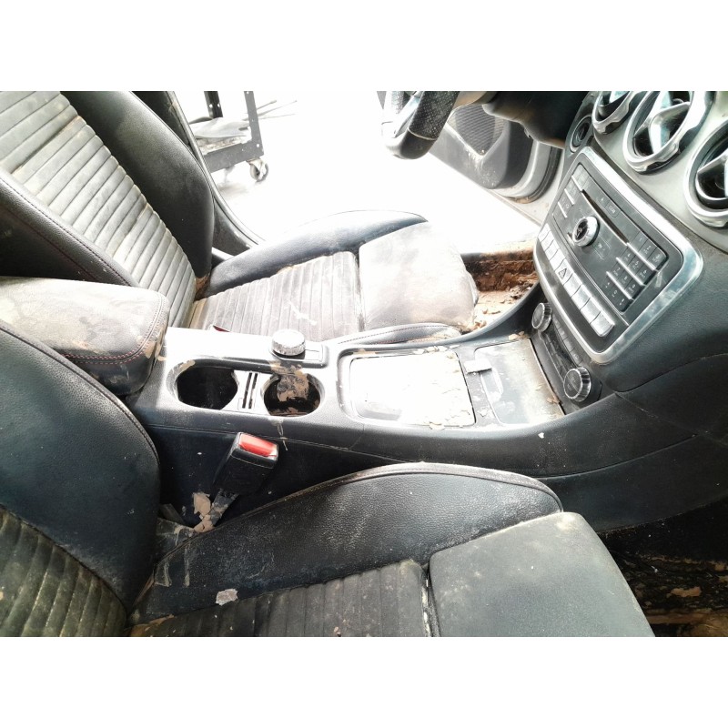 Recambio de consola central para mercedes-benz clase gla (x156) gla 220 d 4-matic (156.905) referencia OEM IAM   