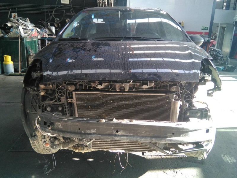 fiat punto berlina (188) del año 2011