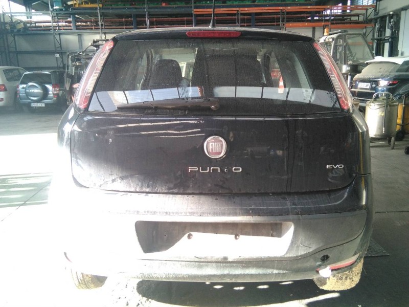 fiat punto berlina (188) del año 2011