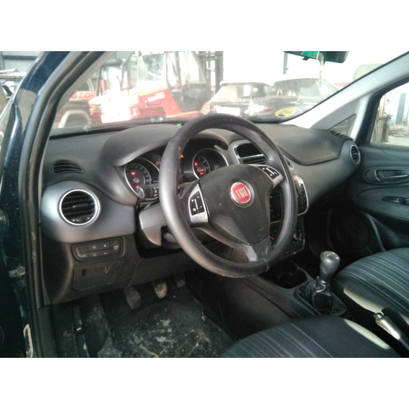 fiat punto berlina (188) del año 2011