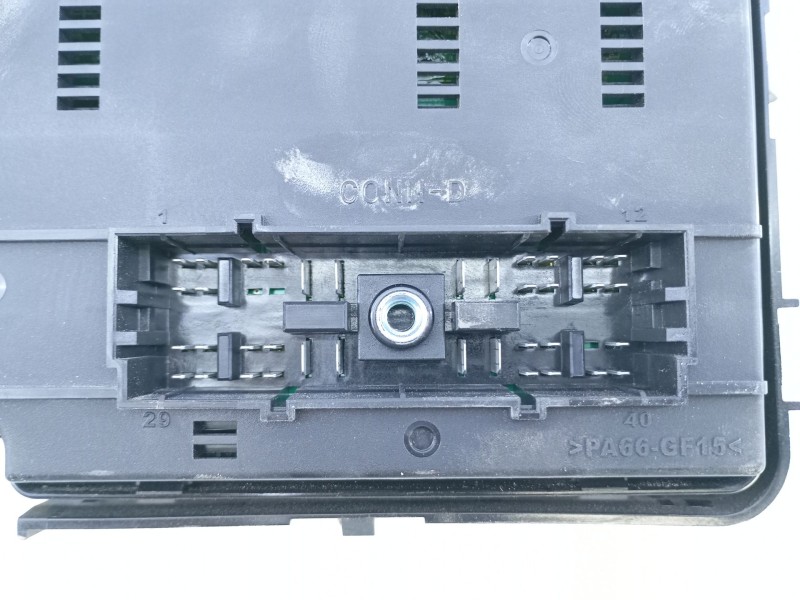 Recambio de caja reles / fusibles para ssangyong korando premium 4x2 referencia OEM IAM   