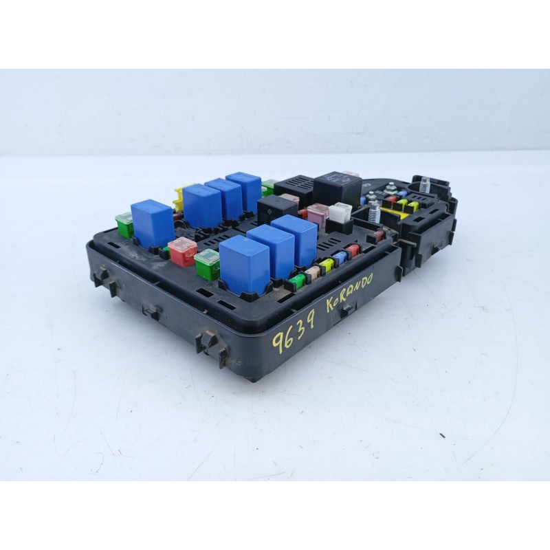 Recambio de caja reles / fusibles para ssangyong korando premium 4x2 referencia OEM IAM   
