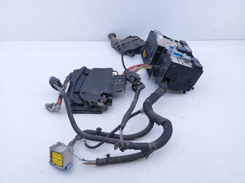 Recambio de caja reles / fusibles para ford transit connect combi 220 l1 trend referencia OEM IAM AV6T14A067AD  