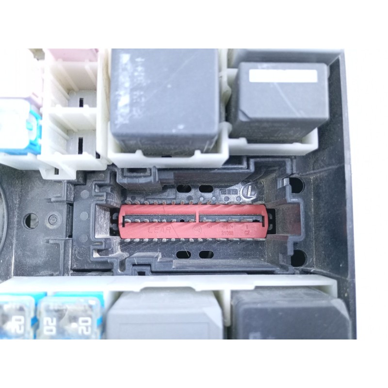 Recambio de caja reles / fusibles para ford transit connect combi 220 l1 trend referencia OEM IAM AV6T14A067AD  