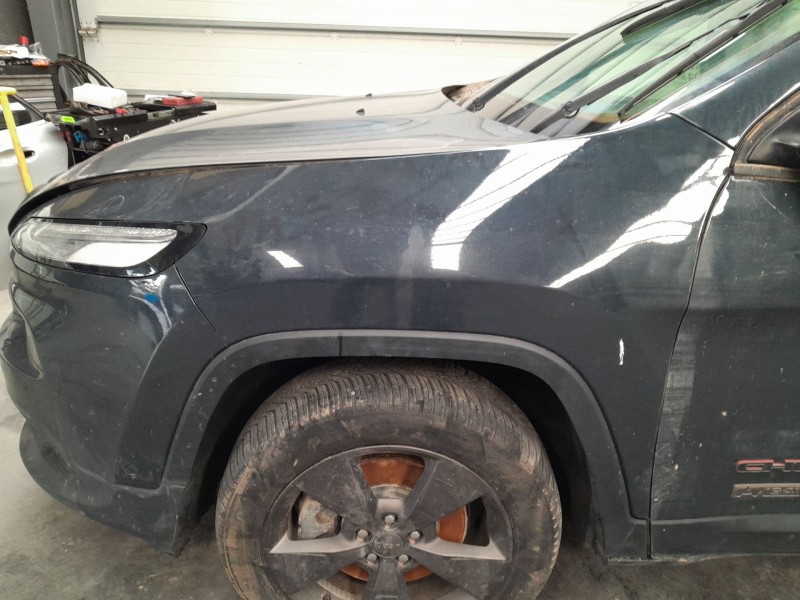 Recambio de aleta delantera izquierda para jeep cherokee (kl) 2.2 crd 4x4 referencia OEM IAM   