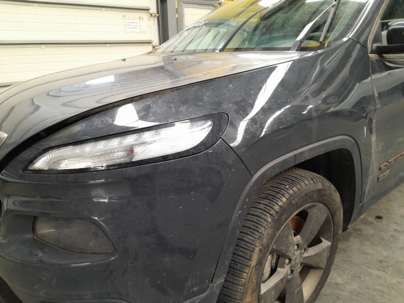 Recambio de aleta delantera izquierda para jeep cherokee (kl) 2.2 crd 4x4 referencia OEM IAM   