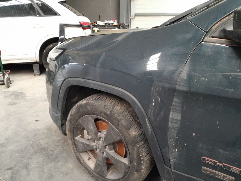 Recambio de aleta delantera izquierda para jeep cherokee (kl) 2.2 crd 4x4 referencia OEM IAM   