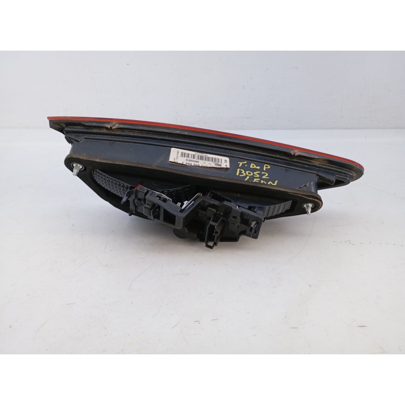 Recambio de piloto trasero derecho porton para seat leon style 1200 tsi referencia OEM IAM 5F0945094J  