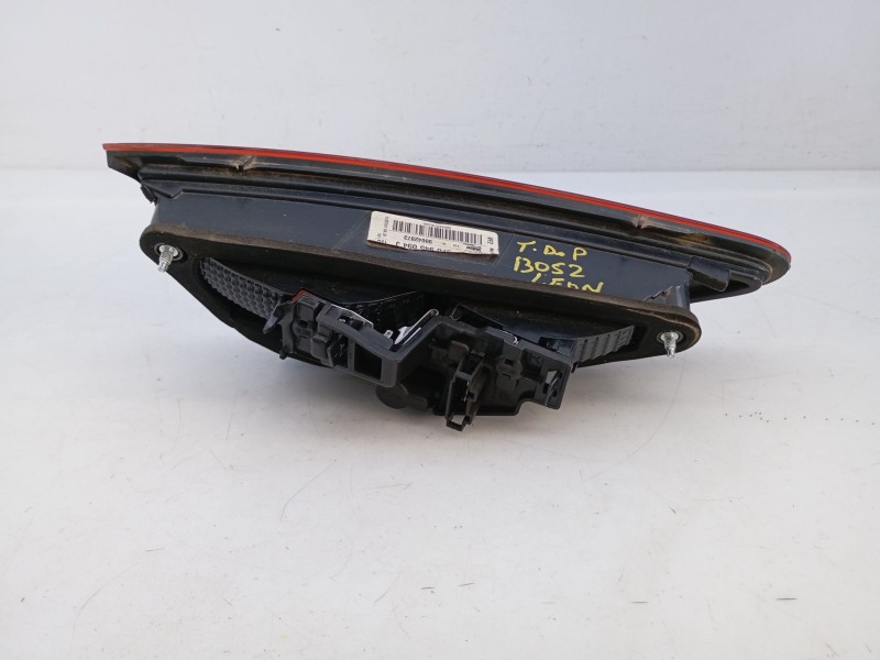 Recambio de piloto trasero derecho porton para seat leon style 1200 tsi referencia OEM IAM 5F0945094J  