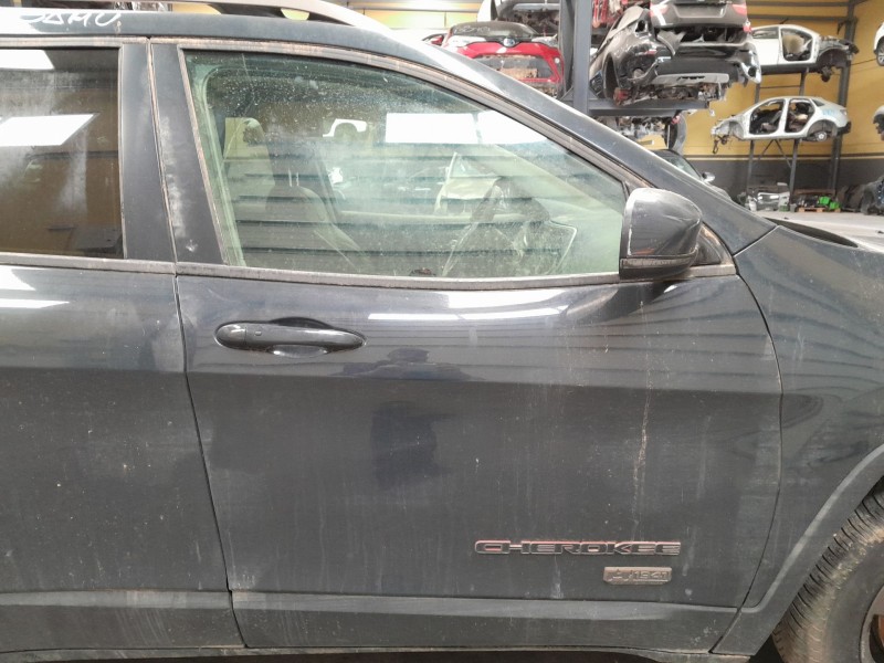 Recambio de puerta delantera derecha para jeep cherokee (kl) 2.2 crd 4x4 referencia OEM IAM   