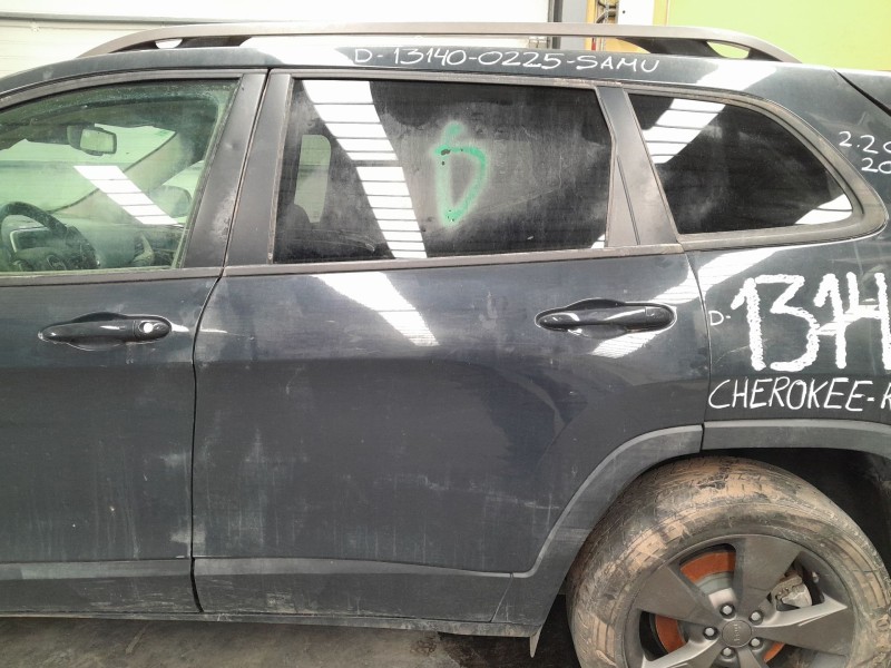 Recambio de puerta trasera izquierda para jeep cherokee (kl) 2.2 crd 4x4 referencia OEM IAM   