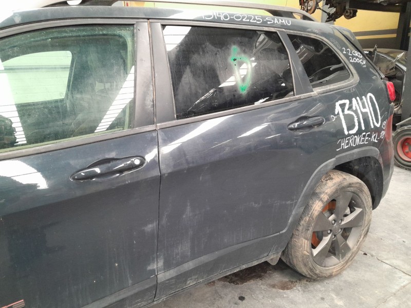 Recambio de puerta trasera izquierda para jeep cherokee (kl) 2.2 crd 4x4 referencia OEM IAM   