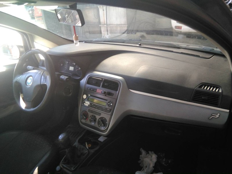 fiat grande punto (199) del año 1950