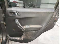 GUARNECIDO PUERTA TRASERA DERECHA 