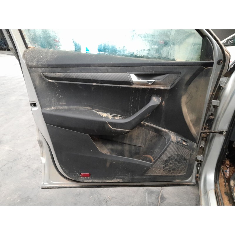 Recambio de guarnecido puerta delantera izquierda para skoda karoq (nu7, nd7) 1.5 tsi referencia OEM IAM   