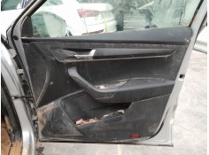 GUARNECIDO PUERTA DELANTERA DERECHA 