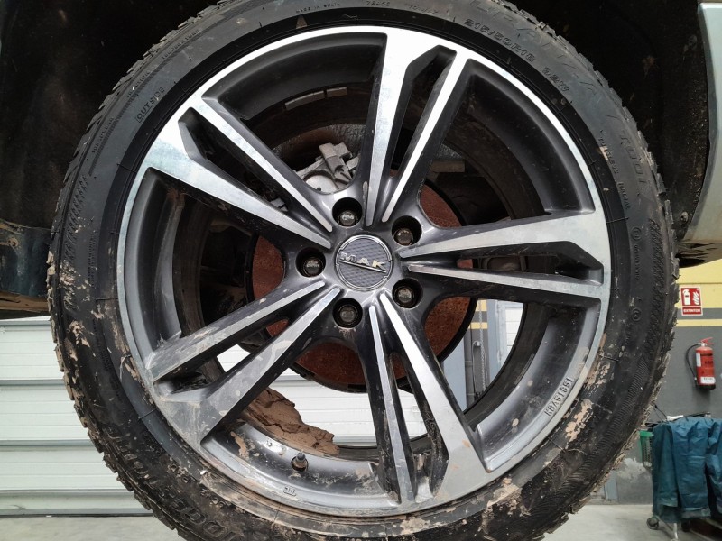 Recambio de juego llantas para skoda karoq (nu7, nd7) 1.5 tsi referencia OEM IAM 215/50/18  
