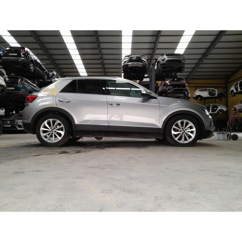 volkswagen t-roc (a11, d11) del año 2023