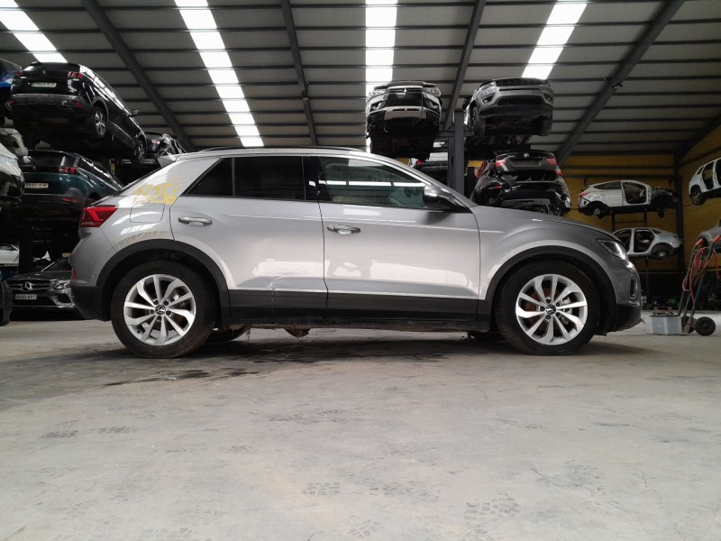 volkswagen t-roc (a11, d11) del año 2023