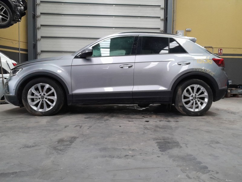 volkswagen t-roc (a11, d11) del año 2023