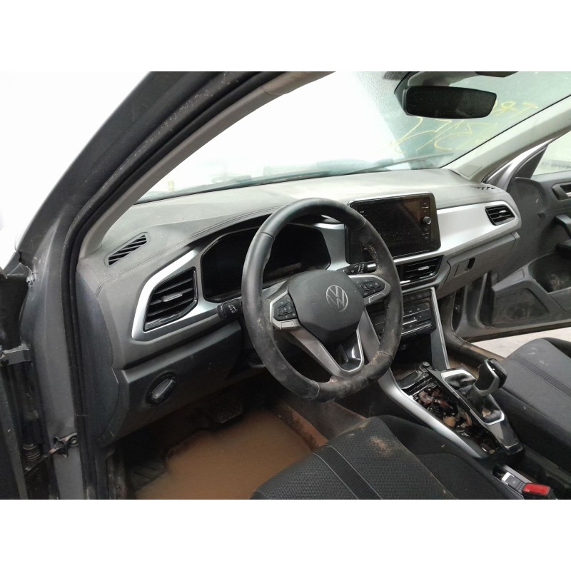 volkswagen t-roc (a11, d11) del año 2023