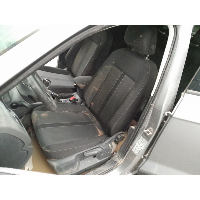 volkswagen t-roc (a11, d11) del año 2023