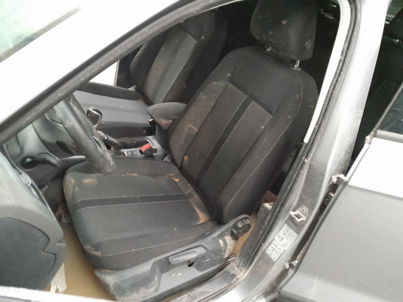 volkswagen t-roc (a11, d11) del año 2023