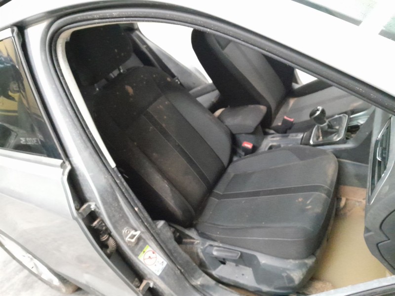 volkswagen t-roc (a11, d11) del año 2023