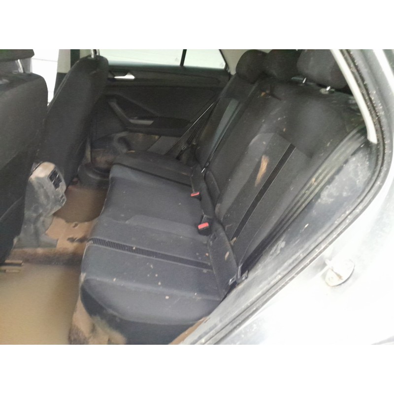 volkswagen t-roc (a11, d11) del año 2023