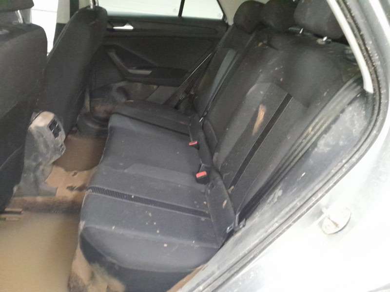 volkswagen t-roc (a11, d11) del año 2023