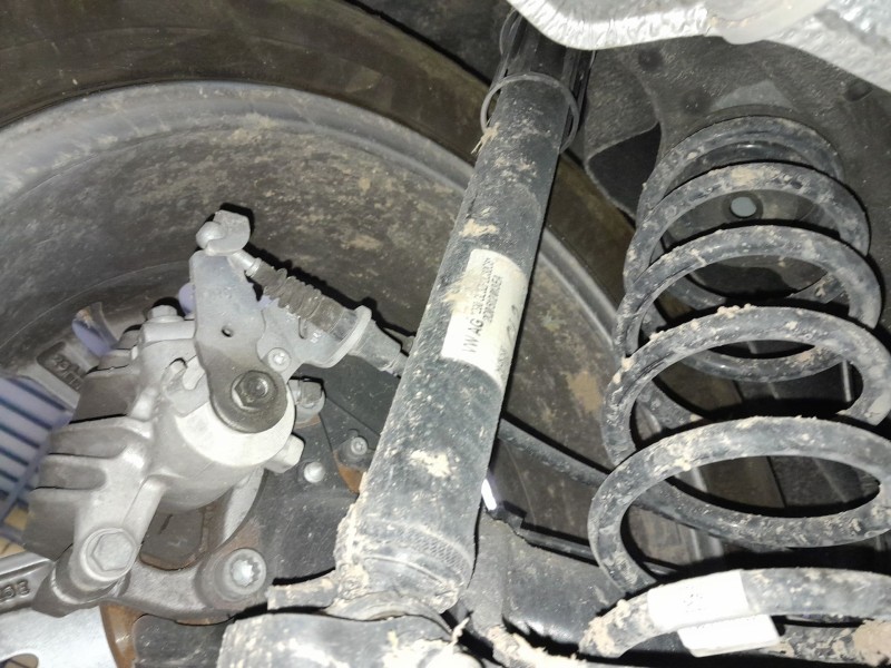 Recambio de amortiguador trasero izquierdo para volkswagen taigo (cs1) 1.0 tsi referencia OEM IAM   