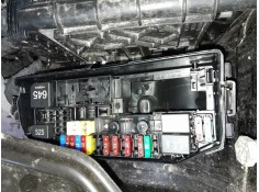 CAJA RELES / FUSIBLES 