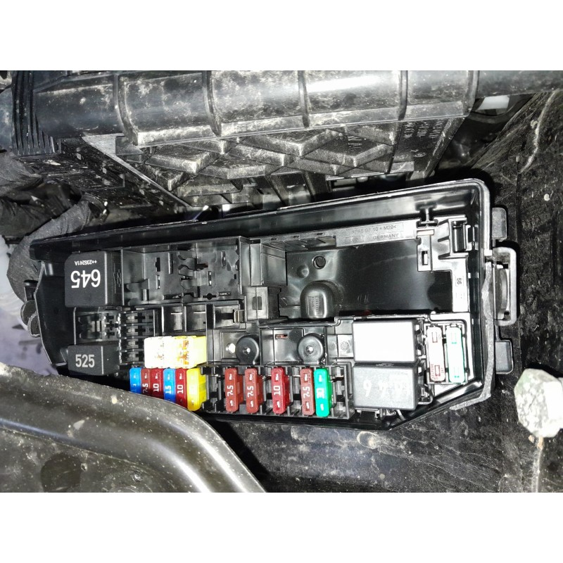 Recambio de caja reles / fusibles para volkswagen taigo (cs1) 1.0 tsi referencia OEM IAM   
