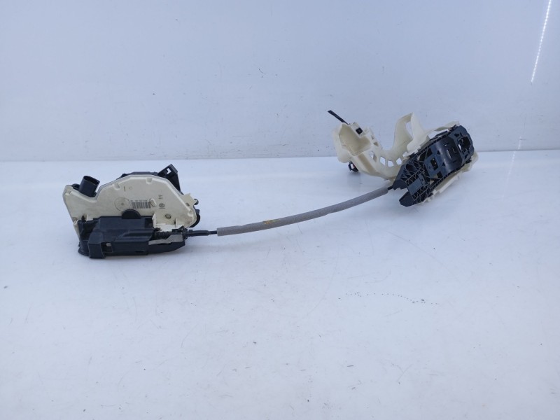 Recambio de cerradura puerta delantera derecha para volkswagen tiguan trend referencia OEM IAM 5N1837016F  