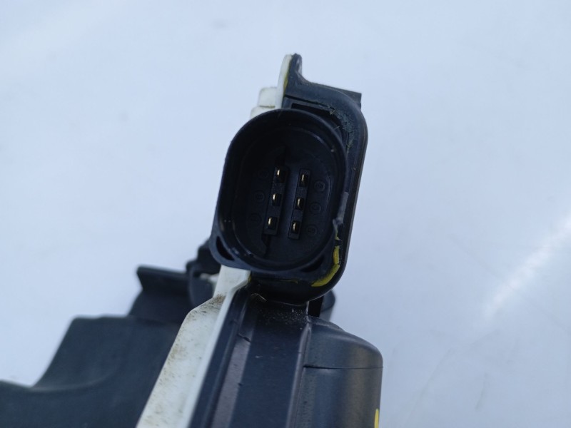 Recambio de cerradura puerta delantera derecha para volkswagen tiguan trend referencia OEM IAM 5N1837016F  