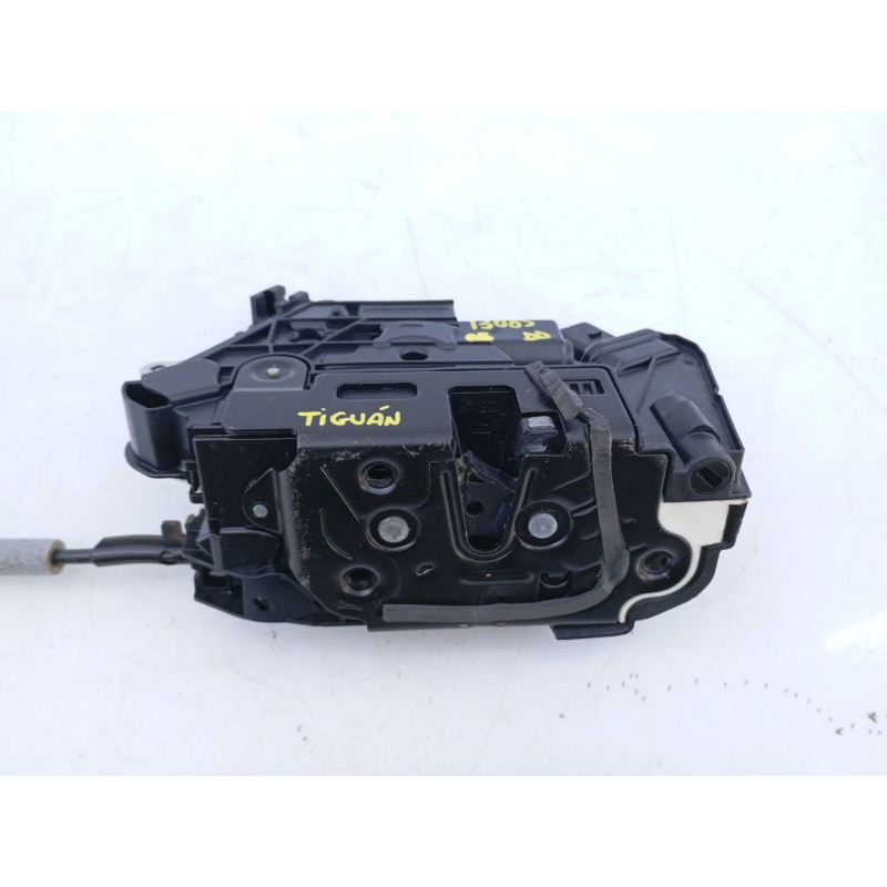 Recambio de cerradura puerta delantera derecha para volkswagen tiguan trend referencia OEM IAM 5N1837016F  