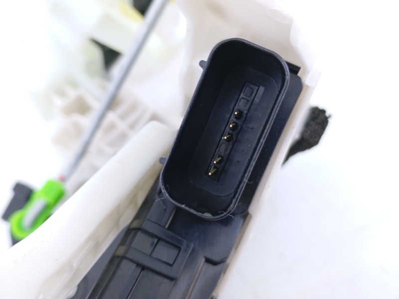 Recambio de cerradura puerta delantera derecha para hyundai kona 2 1.0 tgdi referencia OEM IAM   